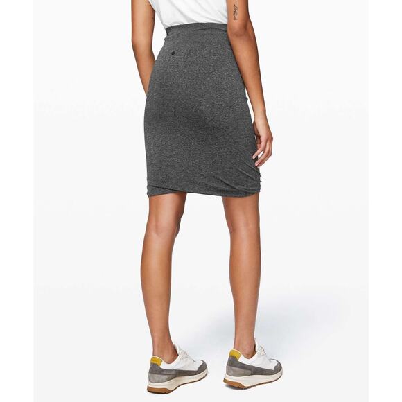 Lululemon Boulevard Bliss Gray Skirt Size 8 - Picture 8 of 8